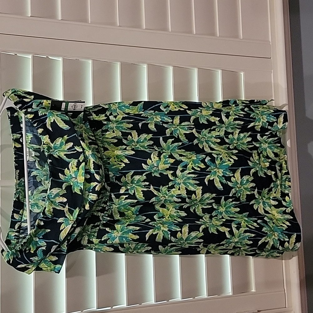 Crown and Ivy strapless palmtree dress. NWT,size L